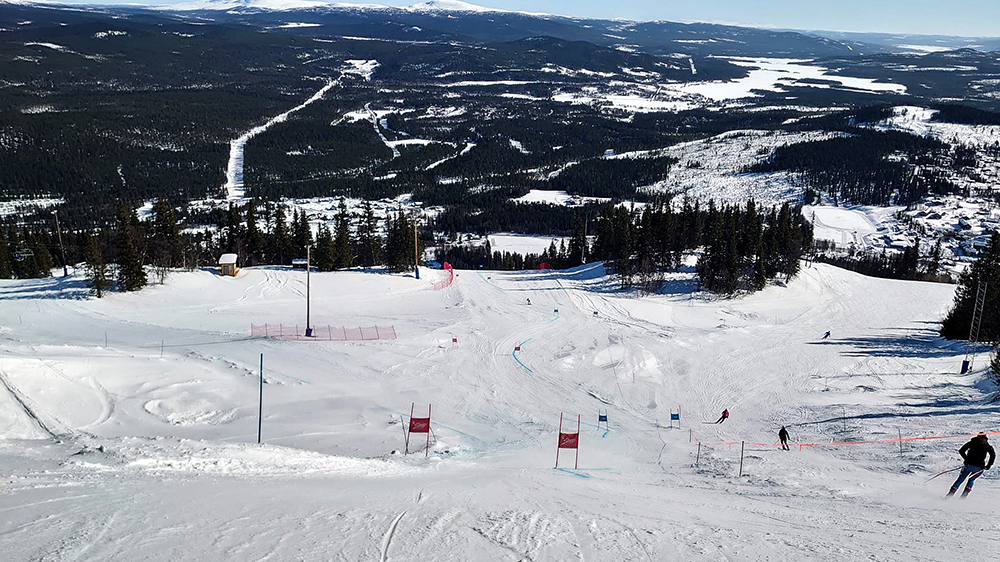 Nya svenska ungdomsmästare i störtlopp, super G, storslalom och slalom korades i Funäsdalen. 