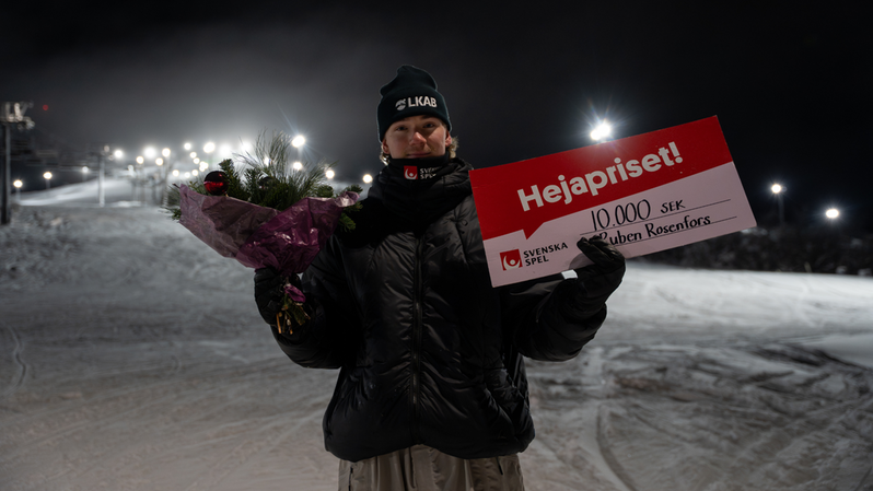 Ruben Rosenfors tilldelades Svenska Spels Hejapris under SSS-tävlingen i Kiruna. Foto: Foto: Jonathan Vitblom.