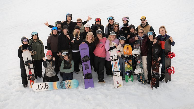 Deltagarna på campet var mellan 10 och 45 år – ett bevis på att snowboard är för alla. Foto. Daniel Bernstål.