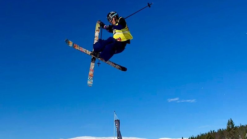 Melvin Seliberg vann big air-tävlingen i Åre och säkrade totalen. Foto: Tove Windstedt.