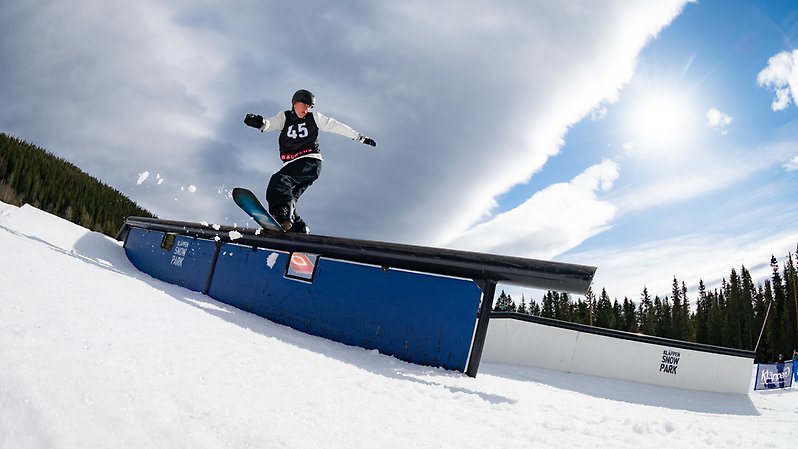 Säsongens tredje stopp av SSS och SST avgörs i nationalarenan Kläppen Snowpark. Foto: Daniel Bernstål. 